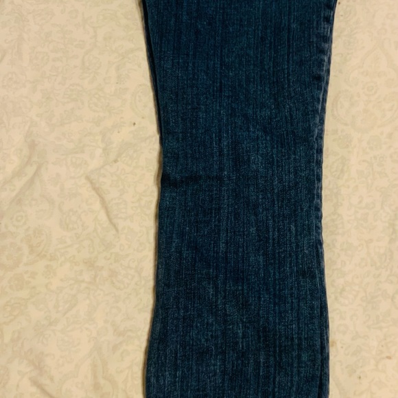 Women’s size 26 Mid rise True religion, bought them cut up  . Love them. - Picture 9 of 14